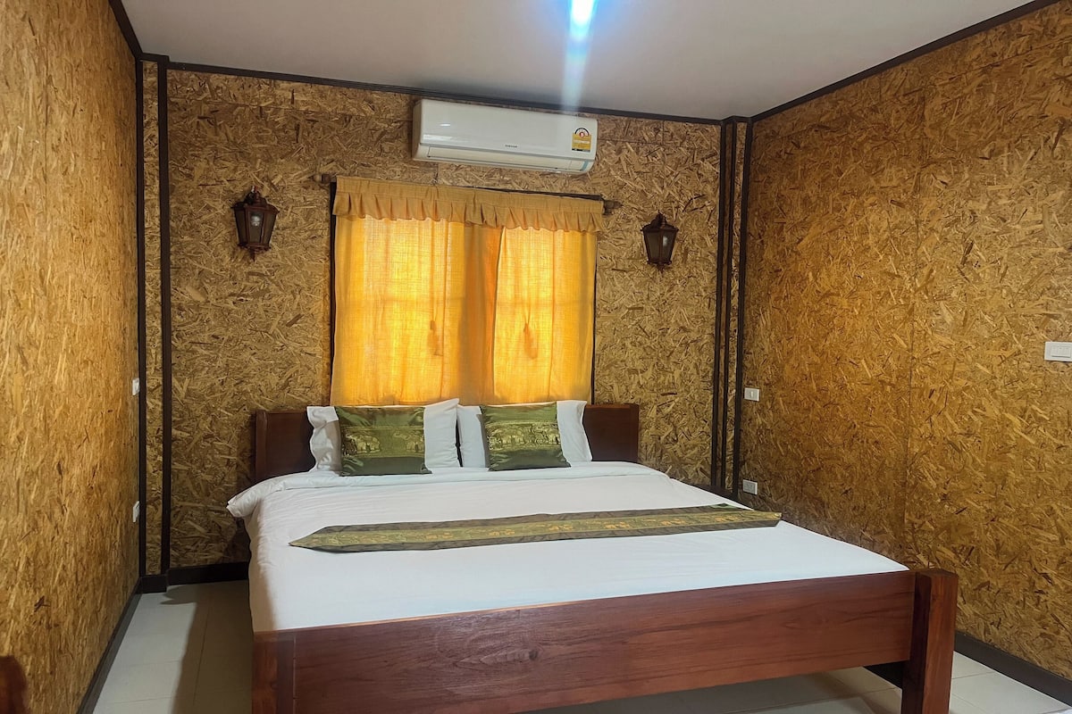 Cabaña, 1 cama de matrimonio | Escritorio, camas supletorias, ropa de cama
