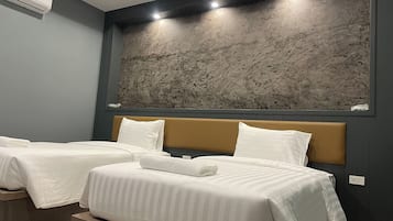 Standard Twin Room | Desk, free WiFi, bed sheets