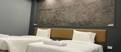 Standard Twin Room | Desk, free WiFi, bed sheets