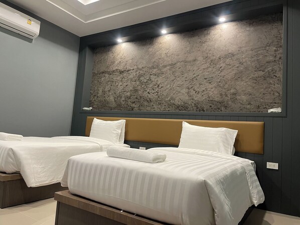 Standaard Twin kamer | Een bureau, gratis wifi, beddengoed