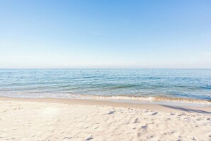 On the beach, white sand - Villa Nirvana, Hua Hin (Cha-am)