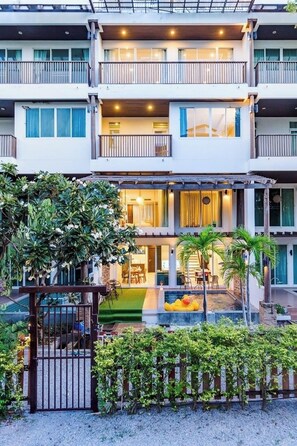 Front of property - Villa Nirvana, Hua Hin (Cha-am)