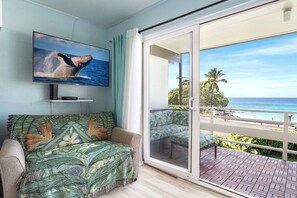 TV - Kona White Sands: Beachside Condo Across from Magic Sands (Kailua Kona)
