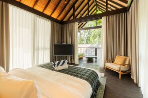 Deluxe Double Room | Blackout drapes, soundproofing, iron/ironing board, free WiFi - Rumah Lituhayu (Tabanan)