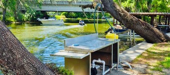 Cottage 33: Pineapple Place - Waterfront Lodging in Downtown Tavares, FL