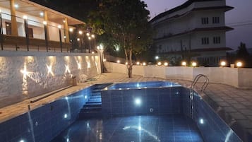 Mặt tiền nơi lưu trú