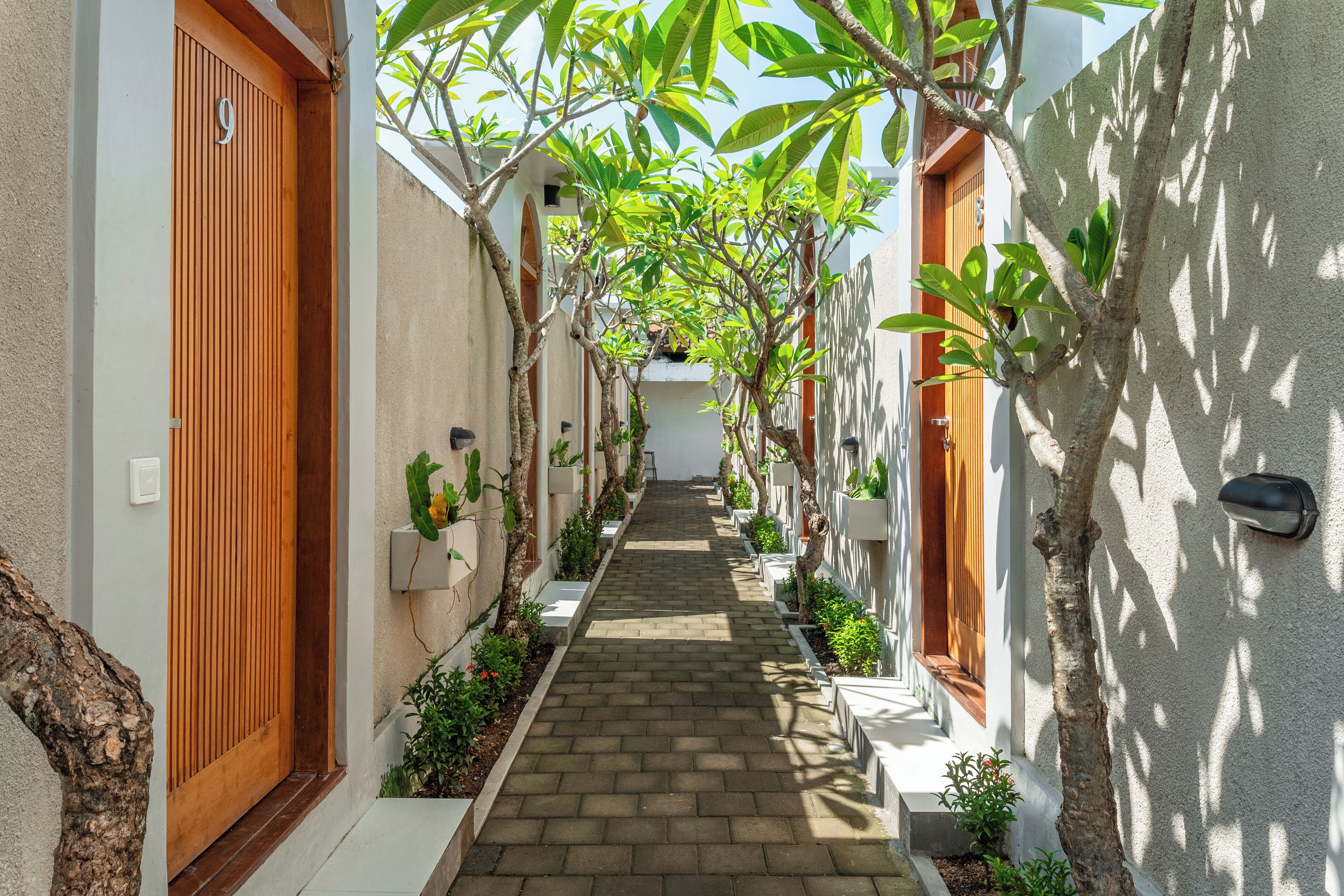 Pintu masuk properti