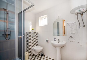 Bathroom - Villa in Jaroslawiec Near the Beach (Postomino)