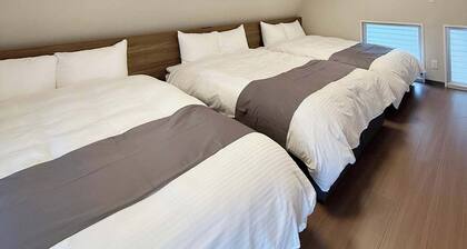 2-Level Group Stay | 10-min to Hiroshima Station