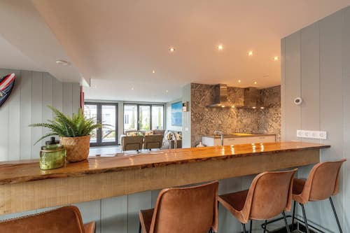 House | Dining