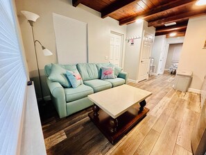 Smart TV - Cottage 32: Flamingo Bungalow - Waterfront Lodging in Downtown Tavares, FL (Tavares)