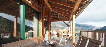 Beautiful wooden chalet in ski area with a sauna