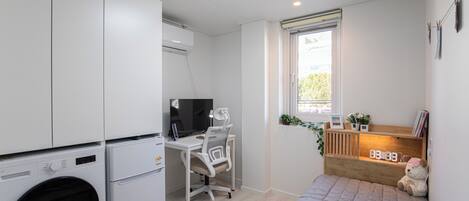 Basic Single Room, Non Smoking, City View | Hypo-allergenic bedding, desk, laptop workspace, soundproofing
