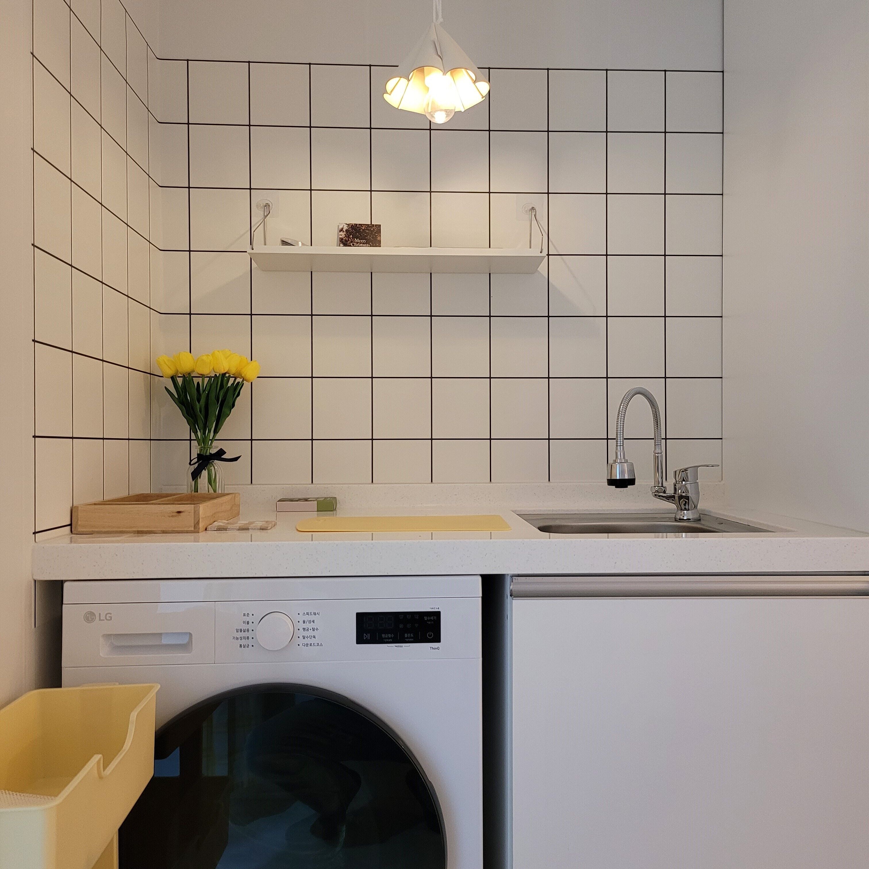 Quarto duplo básico, vista para a cidade | Cozinha privada | Micro-ondas, cooktop, torradeira, panela elétrica de arroz