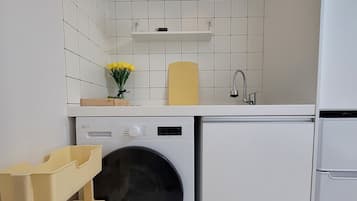 Basic Twin Room, City View | Hypo-allergenic bedding, desk, laptop workspace, soundproofing