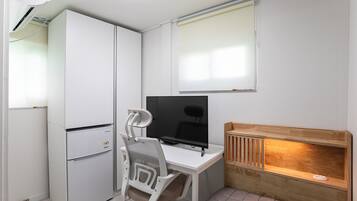 Basic Single Room, Non Smoking, City View | Hypo-allergenic bedding, desk, laptop workspace, soundproofing