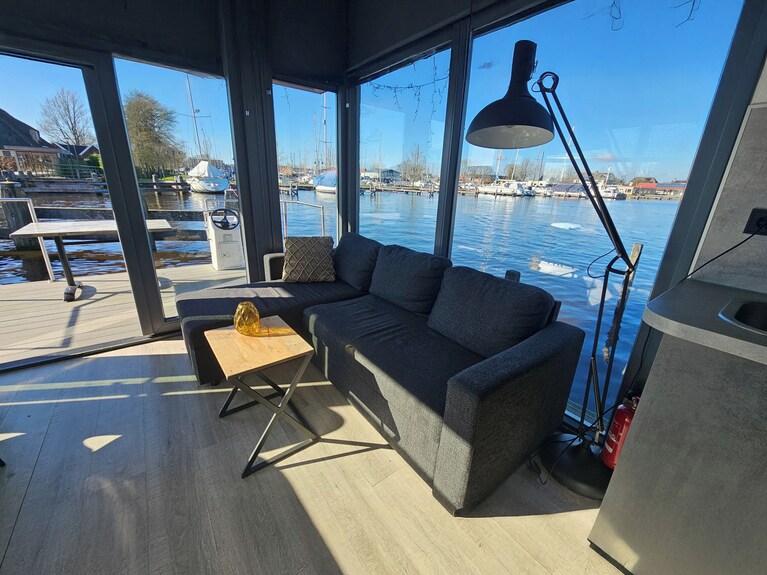 Luxuriöses Hausboot Auf Dem Wasser - Sneek