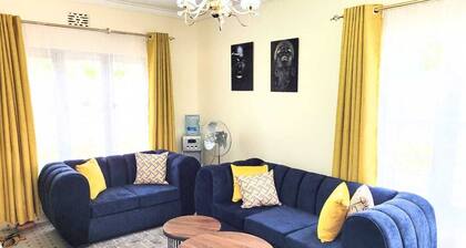 Charming bed & breakfast in welcoming Nakuru with WiFi, AC