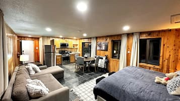 1 bedroom, internet, bed sheets