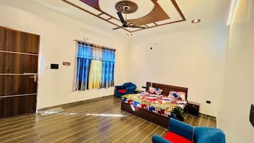 Deluxe Double Room | Free WiFi