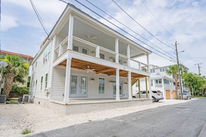 Exterior - 8 BDR Beach House w Private Pool (Tybee Island)