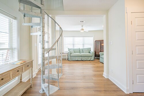 8 BDR Beach House w Private Pool