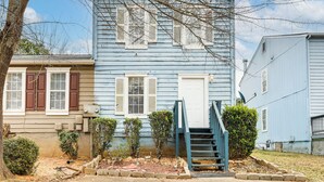 Unclassified image, 3 of 24, button - 8 Mi to Stone Mountain: Quiet Getaway w/ Deck (Lithonia)