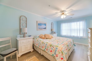 3 bedrooms, iron/ironing board, Internet, bed sheets - 1 Mi to Maryland Beach: Ocean City Retreat w/ Deck (Ocean City)
