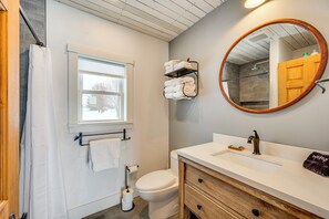 Hair dryer, towels - Ride From Your Door: Cabin w/ VAST Trail Access! (Hardwick)