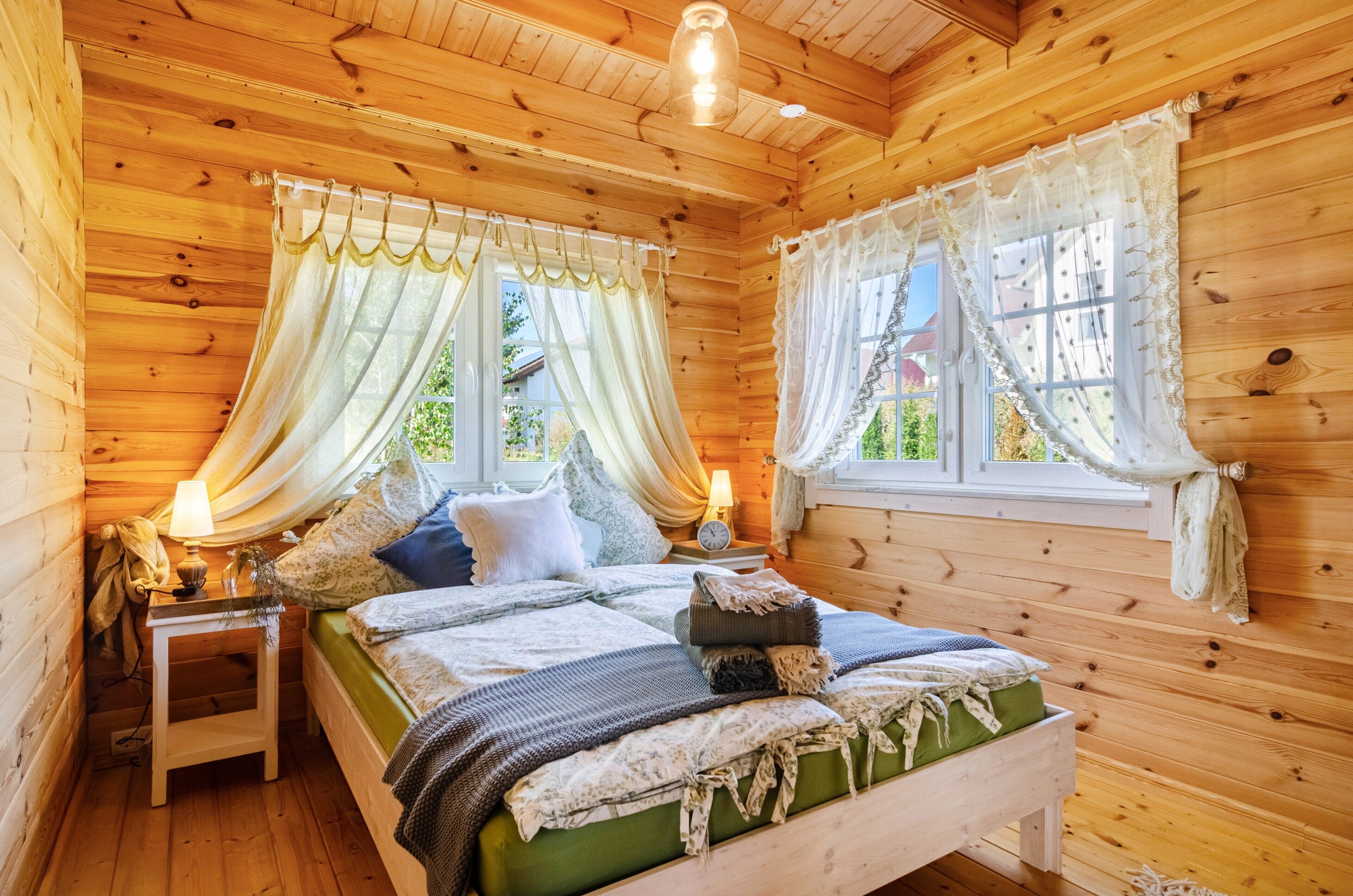 2 chambres, fer et planche à repasser, accès au Wi-Fi (inclus)