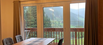 Apartment 'Zum Klammlhof' with Mountain View, Private Terrace and Wi-Fi