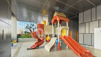 Tempat bermain anak – indoor