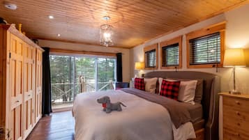 Classic Chalet | 2 bedrooms, desk, laptop workspace, iron/ironing board