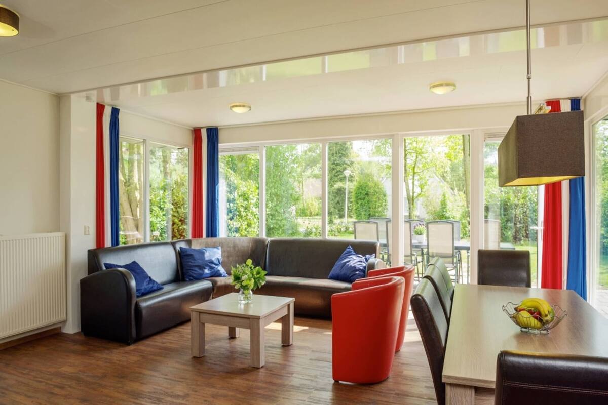 Comfort House, 4 Bedrooms | Living room