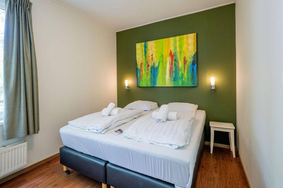 24 bedrooms, individually furnished, bed sheets