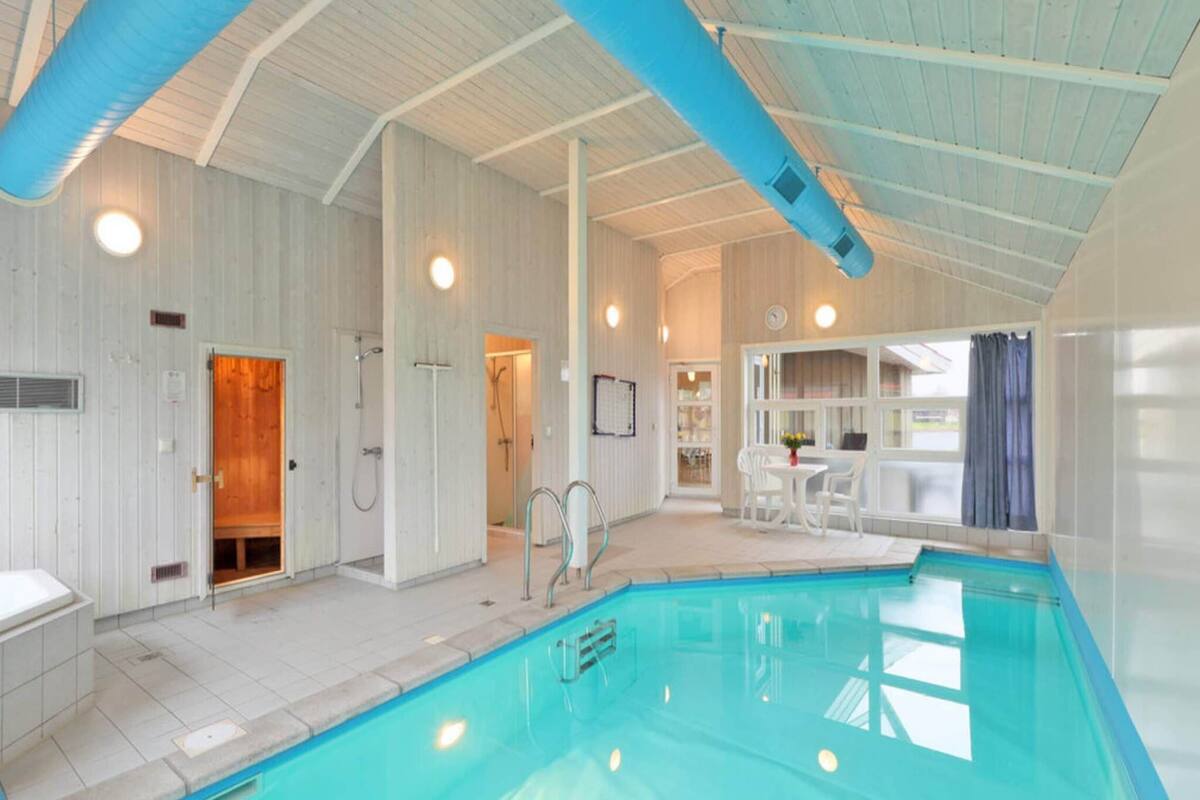 Indoor pool, outdoor pool