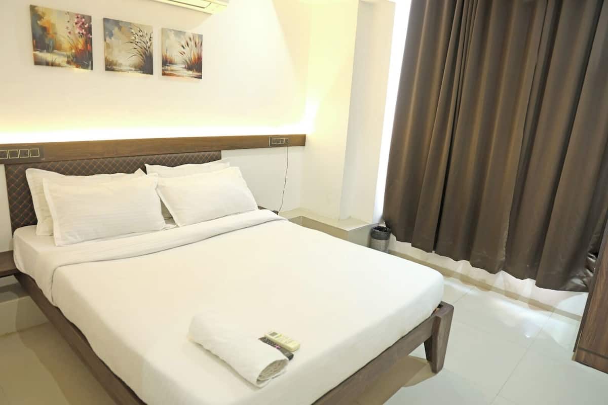 Kamar Superior | Meja kerja