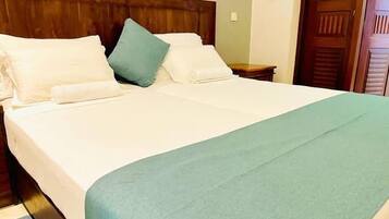 Soundproofing, free WiFi