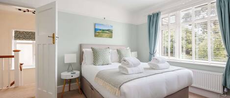 3 chambres, fer et planche Ă repasser, Wi-Fi, draps fournis