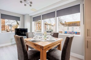 Dining - Seafarers -  Near Poole Quay with Free Parking (Poole)