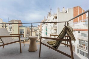 Property grounds - Sweett | Diagonal Sagrada 1 (Barcelona)