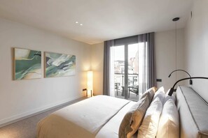3 Schlafzimmer, Schreibtisch, Bügeleisen/Bügelbrett, kostenloses WLAN