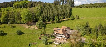 Apartment 'Schwarzwaldliebe' with Mountain View, Private Terrace and Wi-Fi