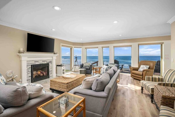 Téléviseur connecté, foyer, jeux vidéo, table de baby-foot