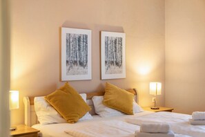 1 bedroom, free WiFi, bed sheets - Room 'Doppelzimmer 3' with Mountain View and Wi-Fi (Seefeld in Tirol)