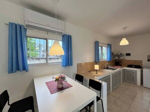 Fridge, stovetop, coffee/tea maker, cookware/dishes/utensils - Secure 2-pers apartment close to the beach (Las Terrenas)