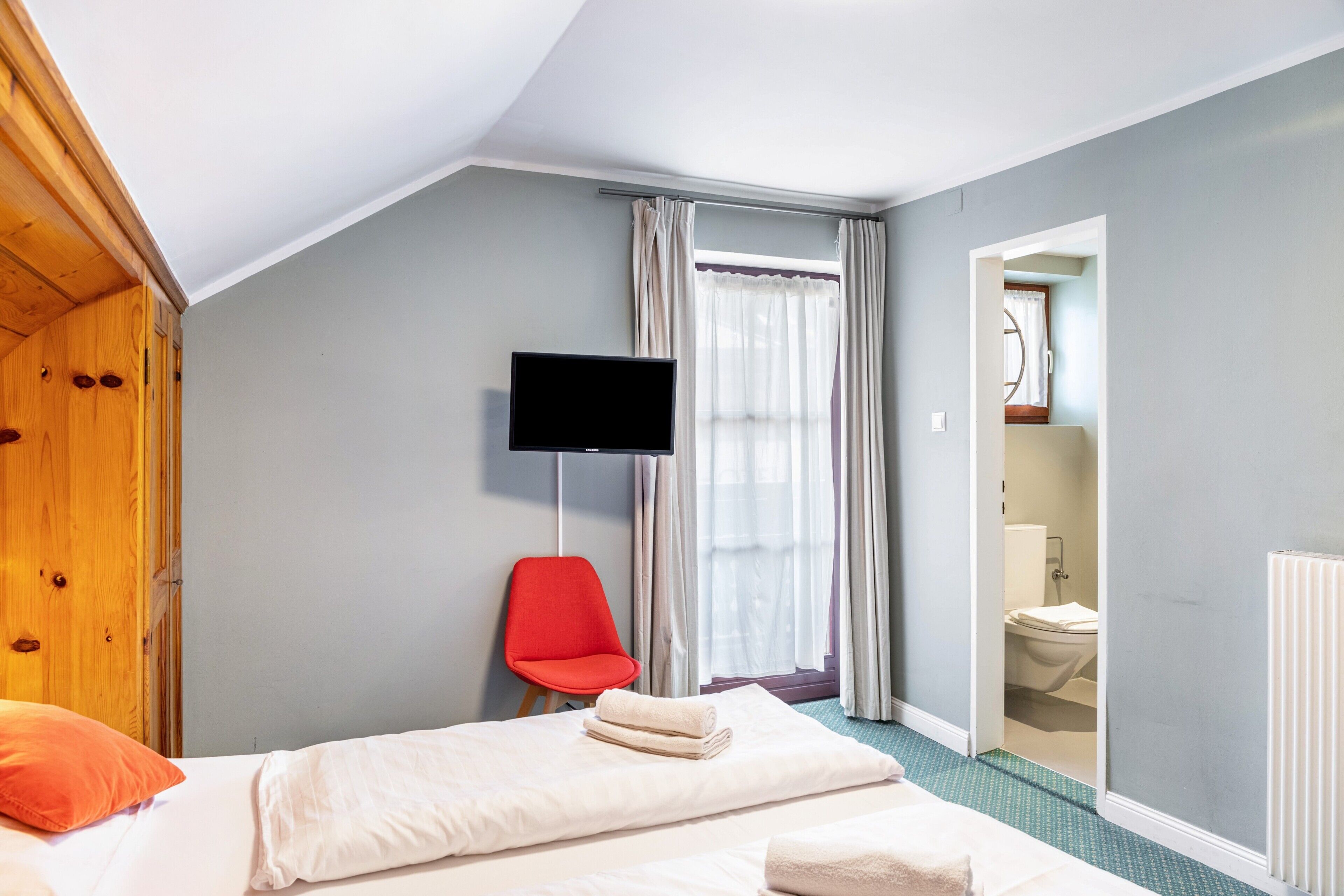 1 bedroom, free WiFi, bed sheets