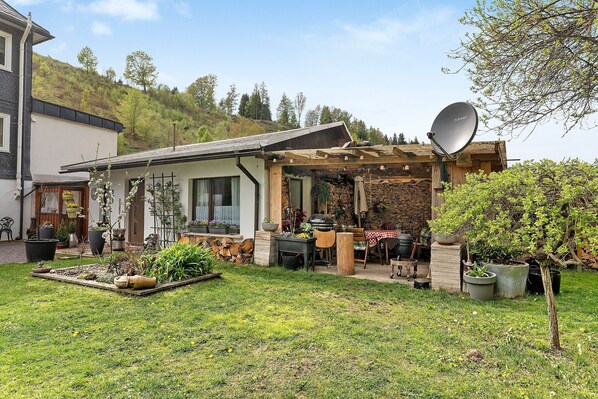 Exterior - Holiday Home 'Rosenberg' with Mountain View, Private Terrace and Wi-Fi (Katzhütte)