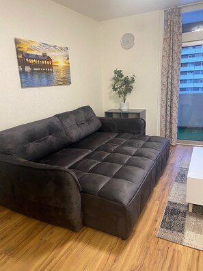 TV, ping pong - Apartment 'Harz Mit Elan' with Mountain View, Balcony and Wi-Fi (Bad Harzburg)