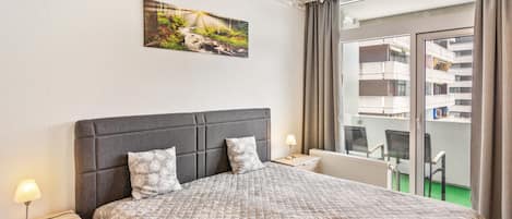 1 bedroom, iron/ironing board, free WiFi